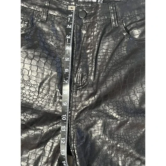 PrettyLittleThing Women’s Size 8 Black Coated  Croc Denim Straight Jeans - Picture 7 of 10
